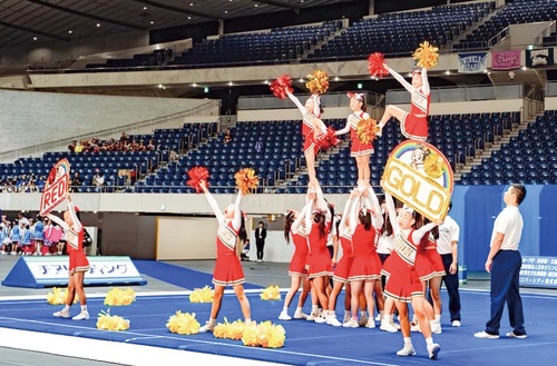 完成度の高い演技を披露したＲＡＩＮＢＯＷＳ！＝提供写真