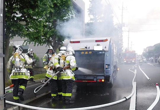 22年度に発生した、リチウムイオン電池による収集車の火災※消防局提供