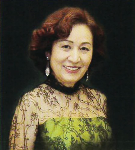 歌指導の三縄みどりさん