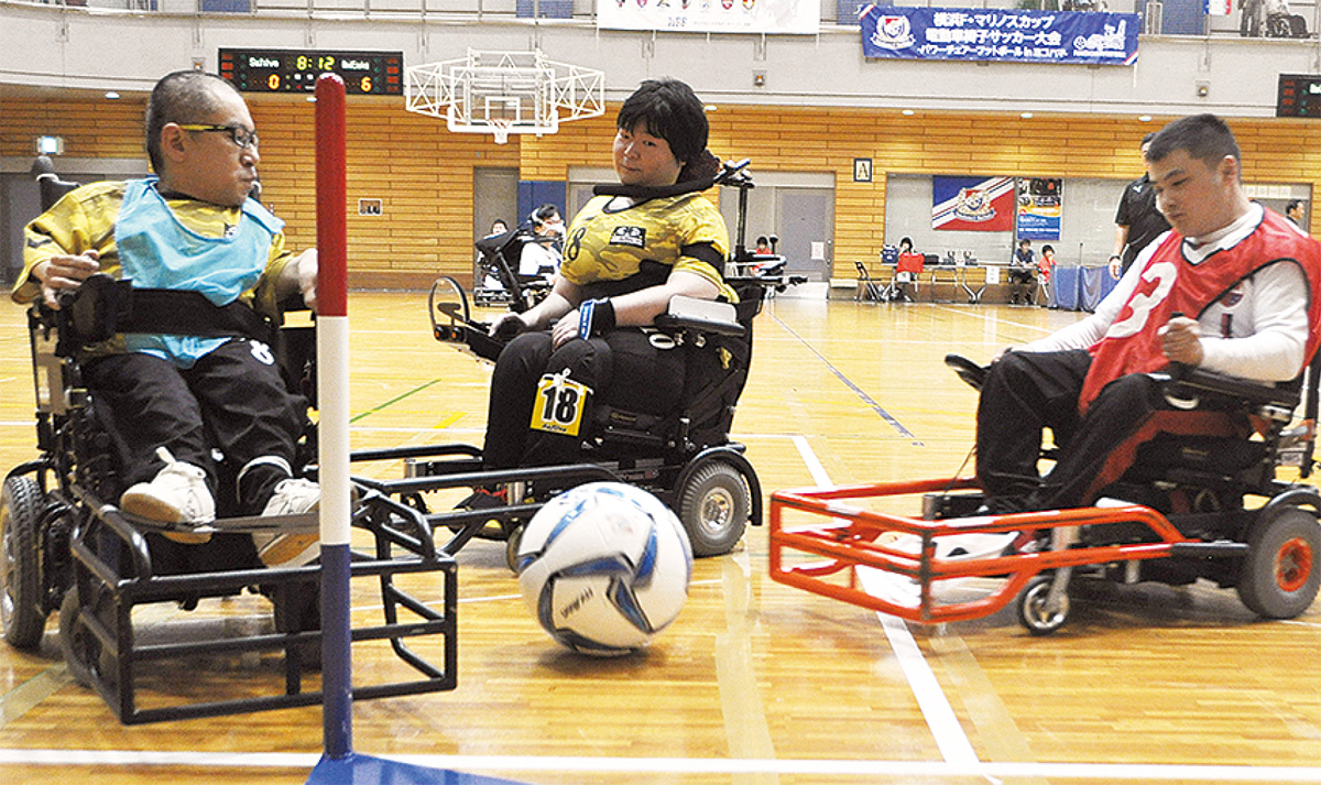 車椅子でサッカー