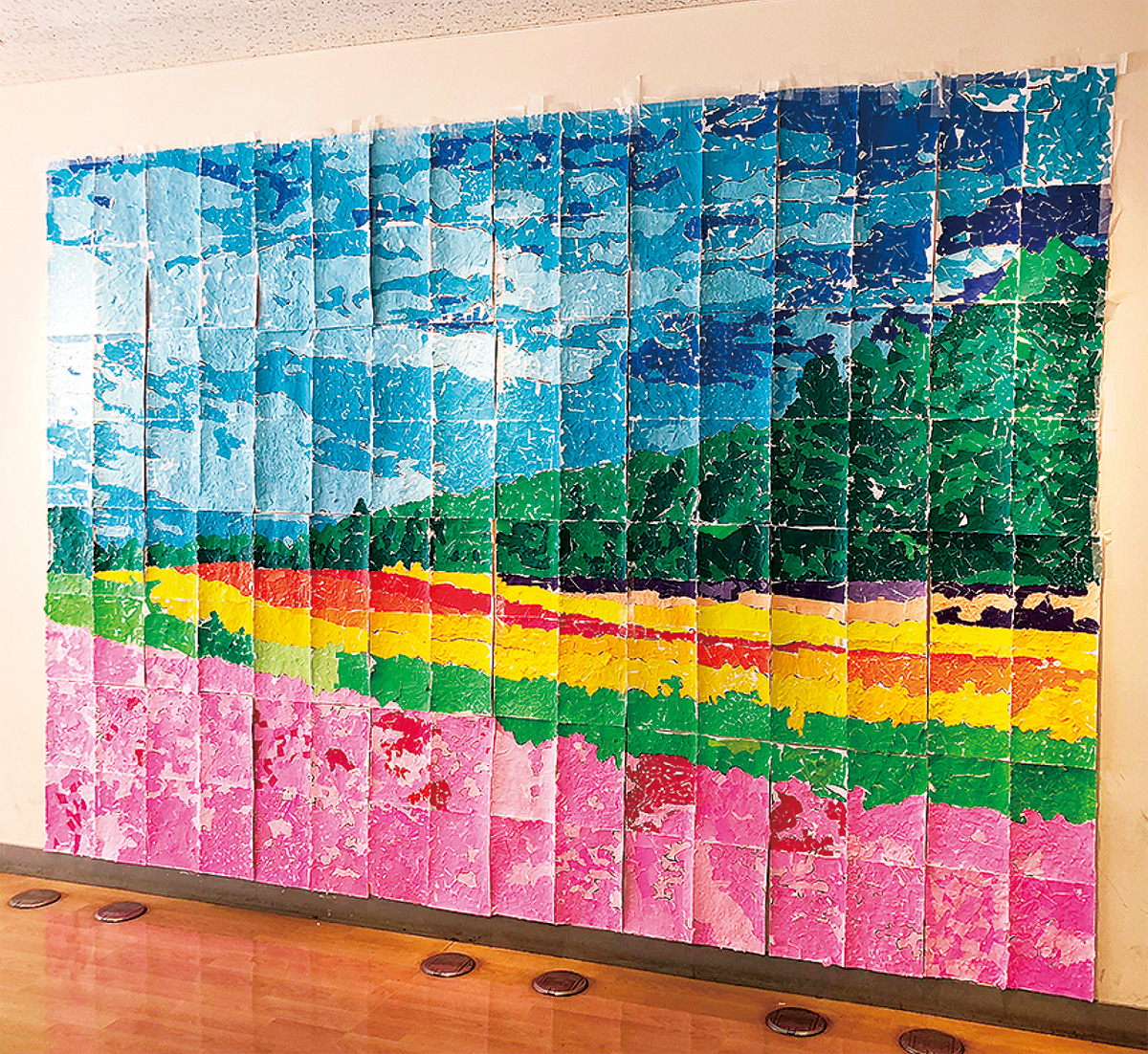 2人で咲かせた花畑 慶應生と地元小の傑作展示 港北区 タウンニュース