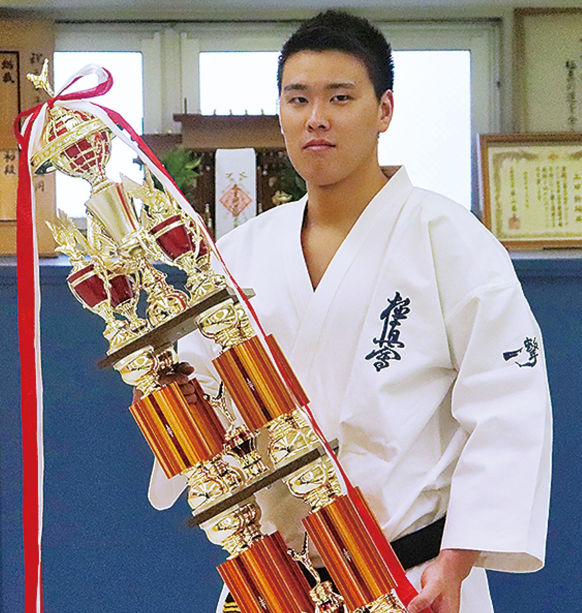 極真会館横浜北支部 上田選手、世界一 日本人、16年ぶり快挙 | 港北区