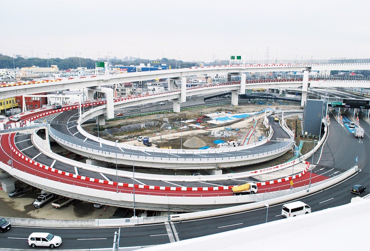 横浜港北JCT付近=1月24日撮影