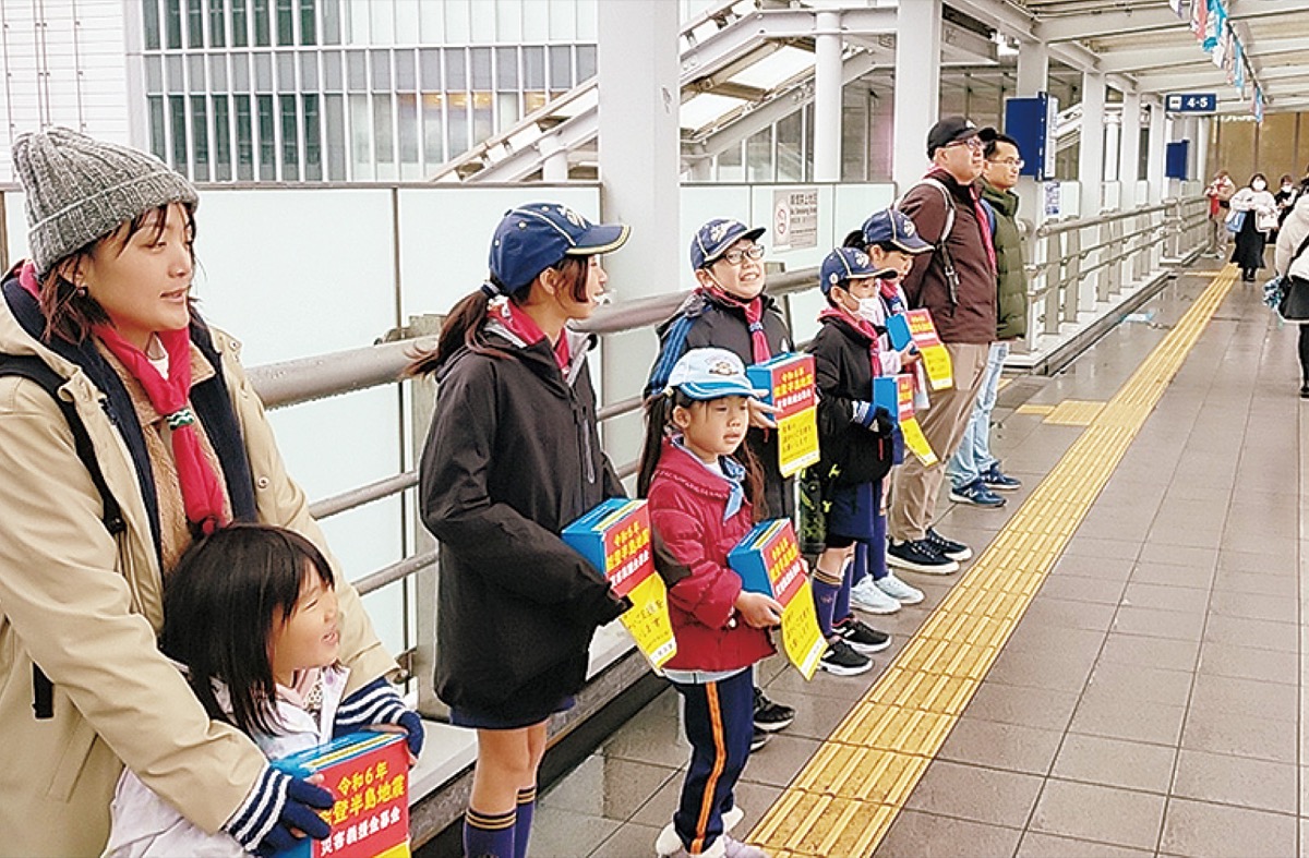 被災地思い募金活動 (写真1)