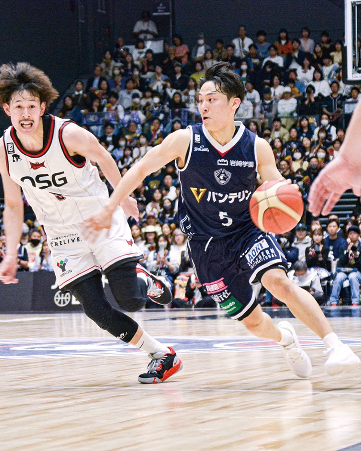 チームを牽引した河村選手（右）＝13日