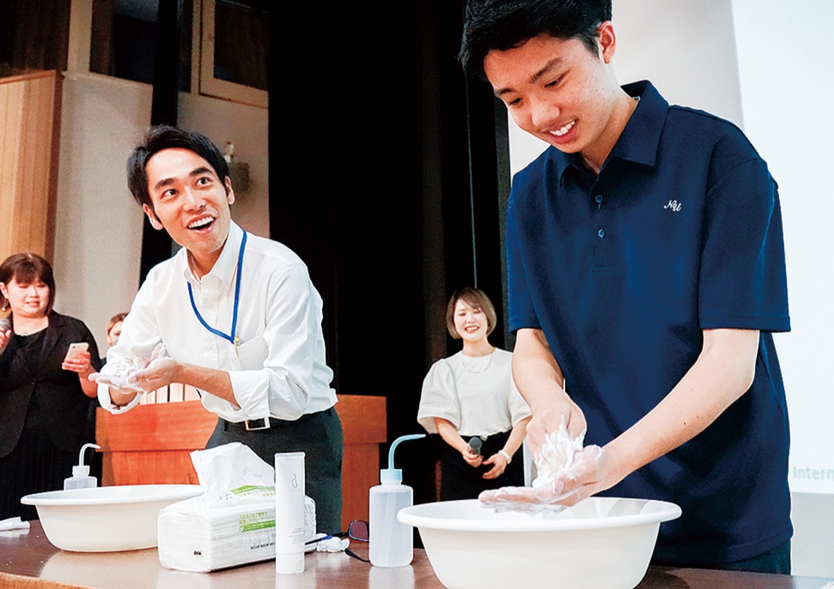 正しいスキンケア学ぶ