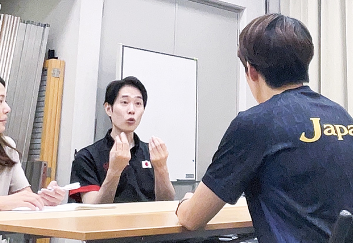 デフバレーで手話通訳