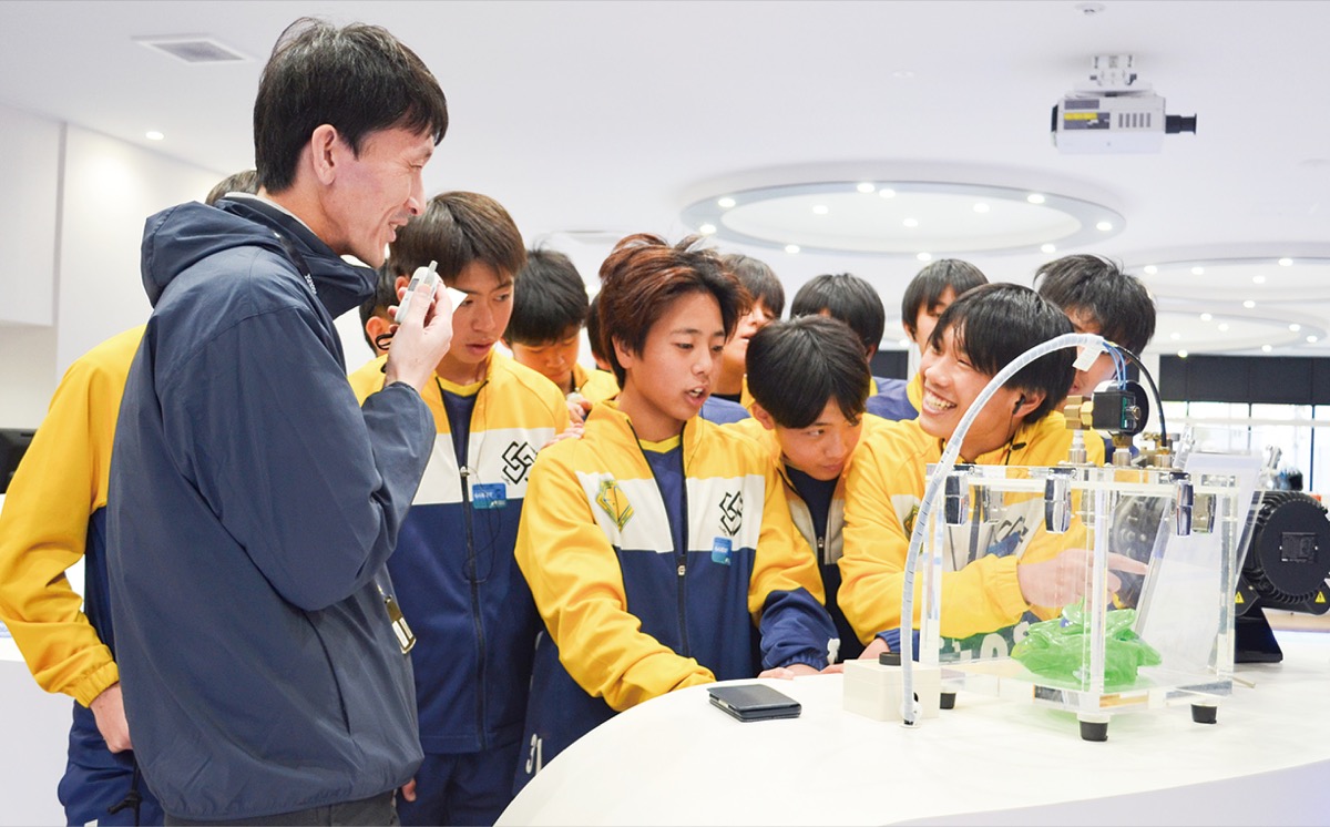 地元企業で｢社会｣学ぶ