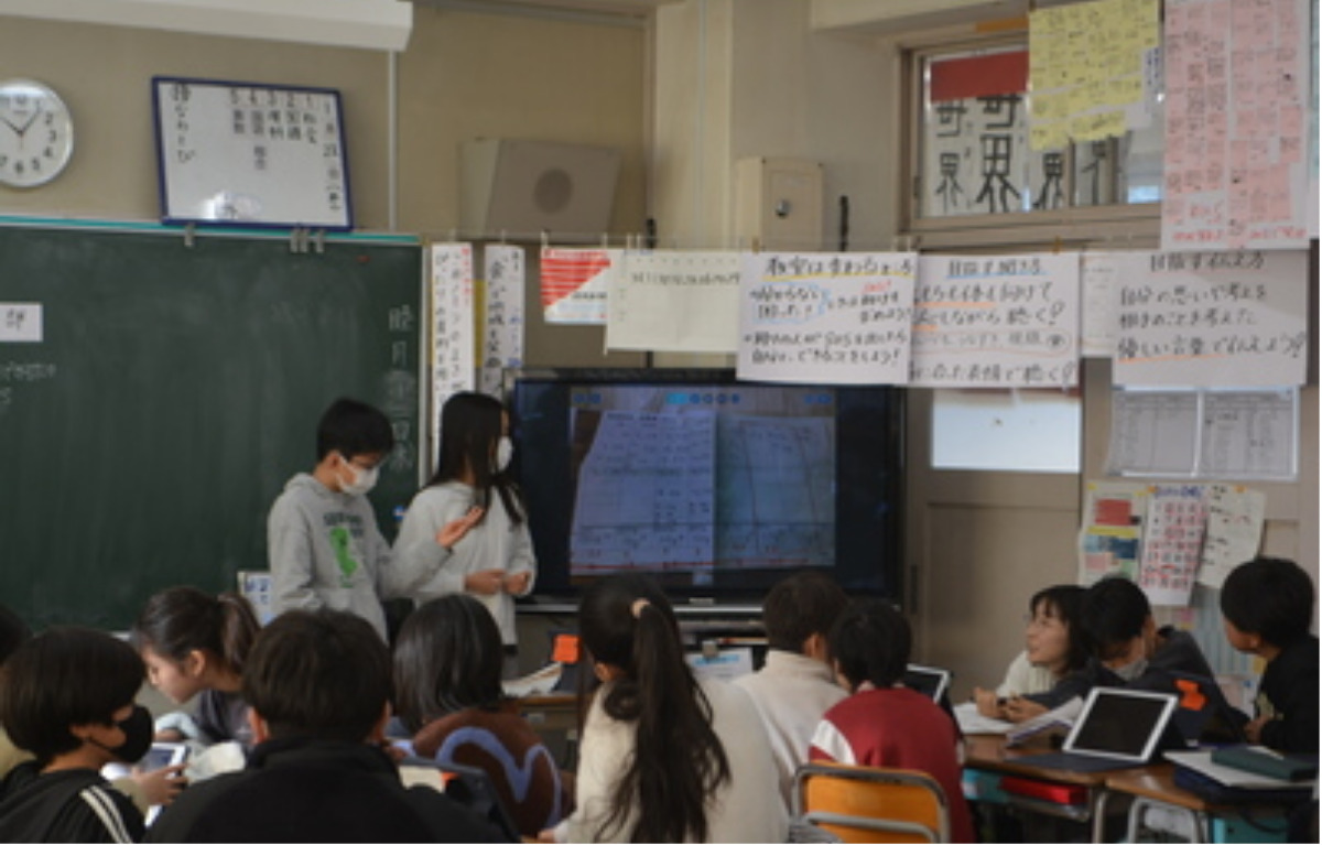 野菜の配分量を議論する児童たち