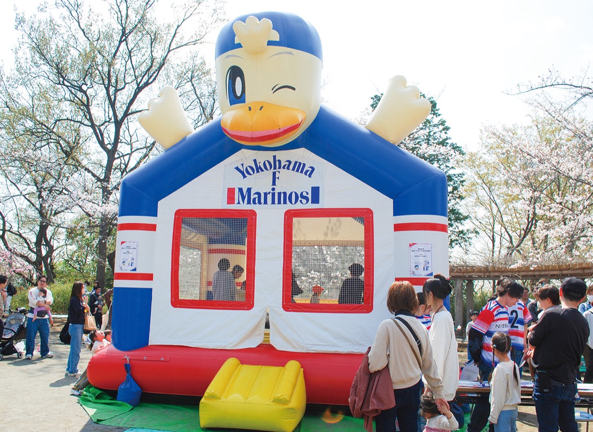 春感じる、賑わいの会場 (写真2)