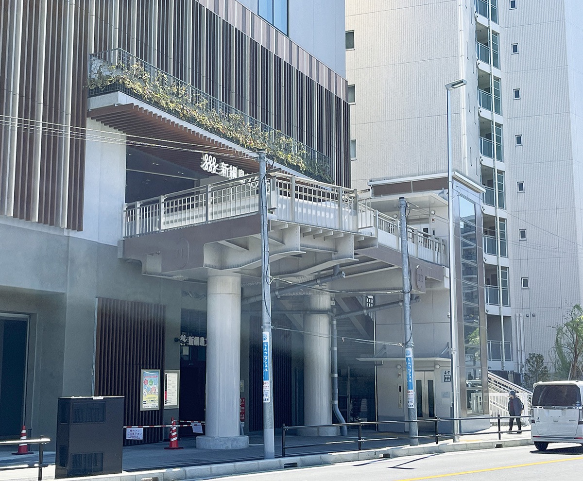 新綱島駅側のデッキ一部