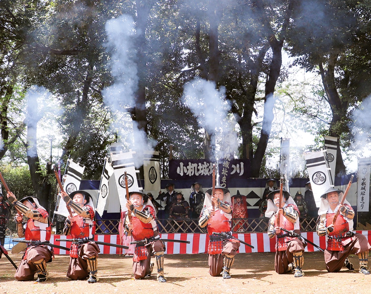 鉄砲隊による発砲演技
