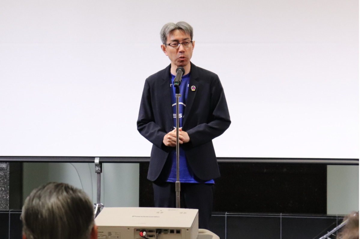 来賓のあいさつをする古石正史区長