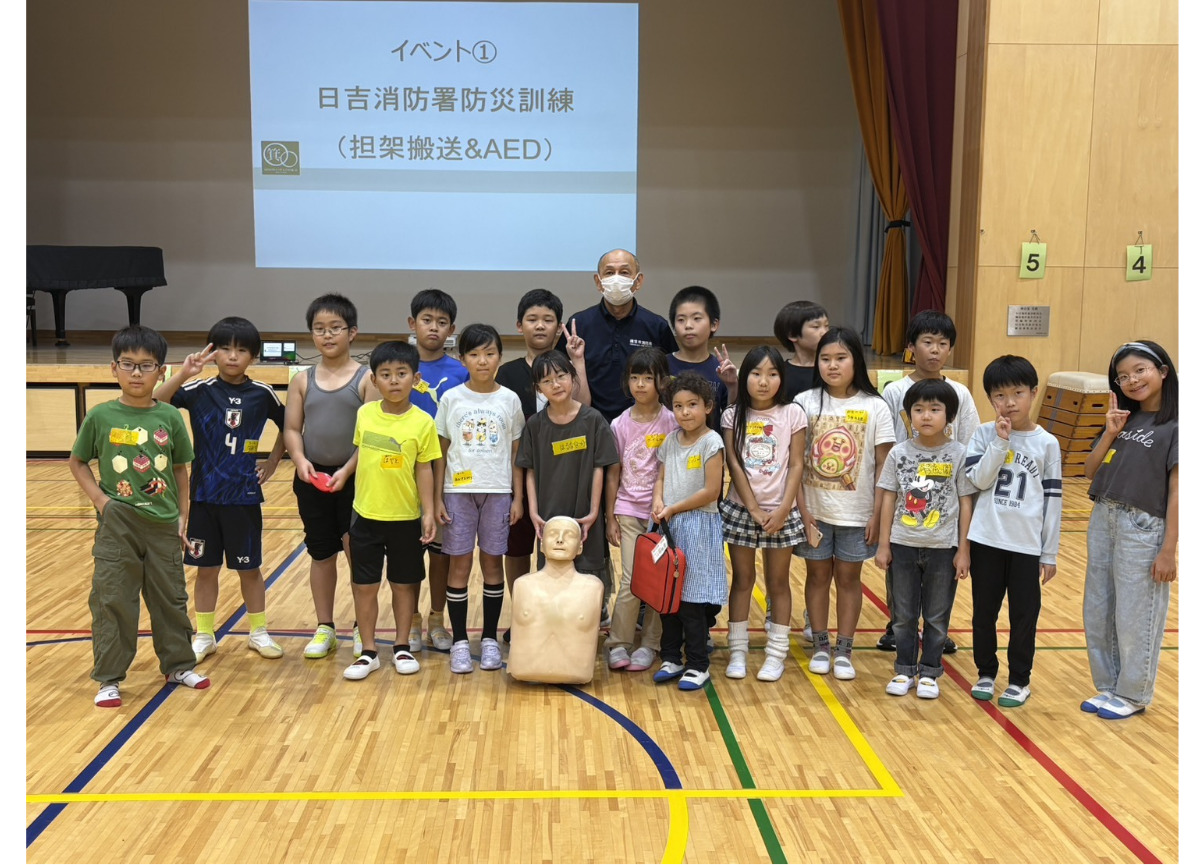 AEDの操作を学んだ児童ら