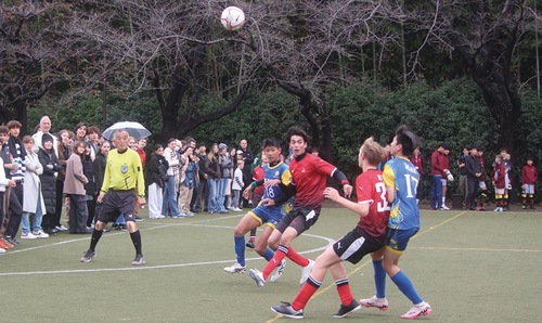 関係者も多数応援