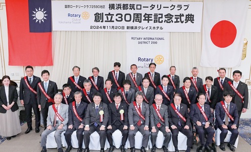 式典の前に全員で記念撮影