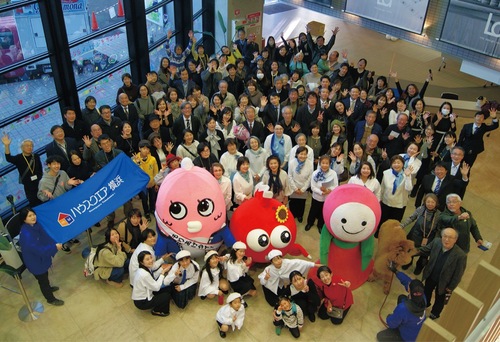 互いに感謝を伝え合った、地域住民とハウスクエア横浜職員