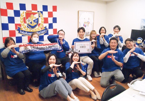 入居体験後に笑顔の参加者たち