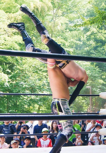 迫力の商店街プロレス