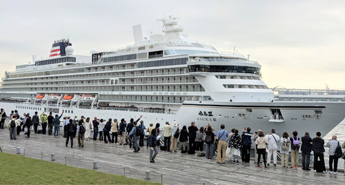 6月2日に横浜港に入港した「飛鳥III」（横浜市提供）