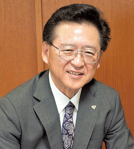 取材に応じる鈴木さん