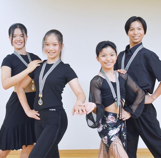 左から空乃さん、月乃さん、陽香さん、優斗さん