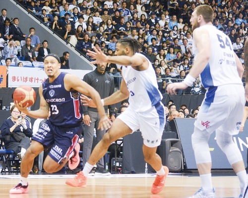 シュートに切り込むキング開選手