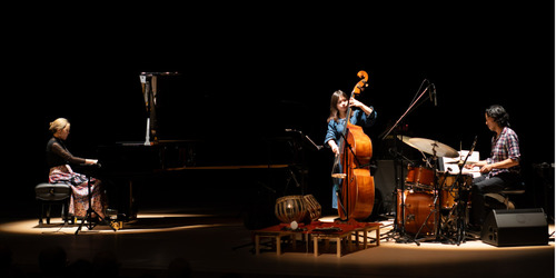 演奏で会場を魅了する出演者（Photo bySatoshi Hirano, Jazz Produce）