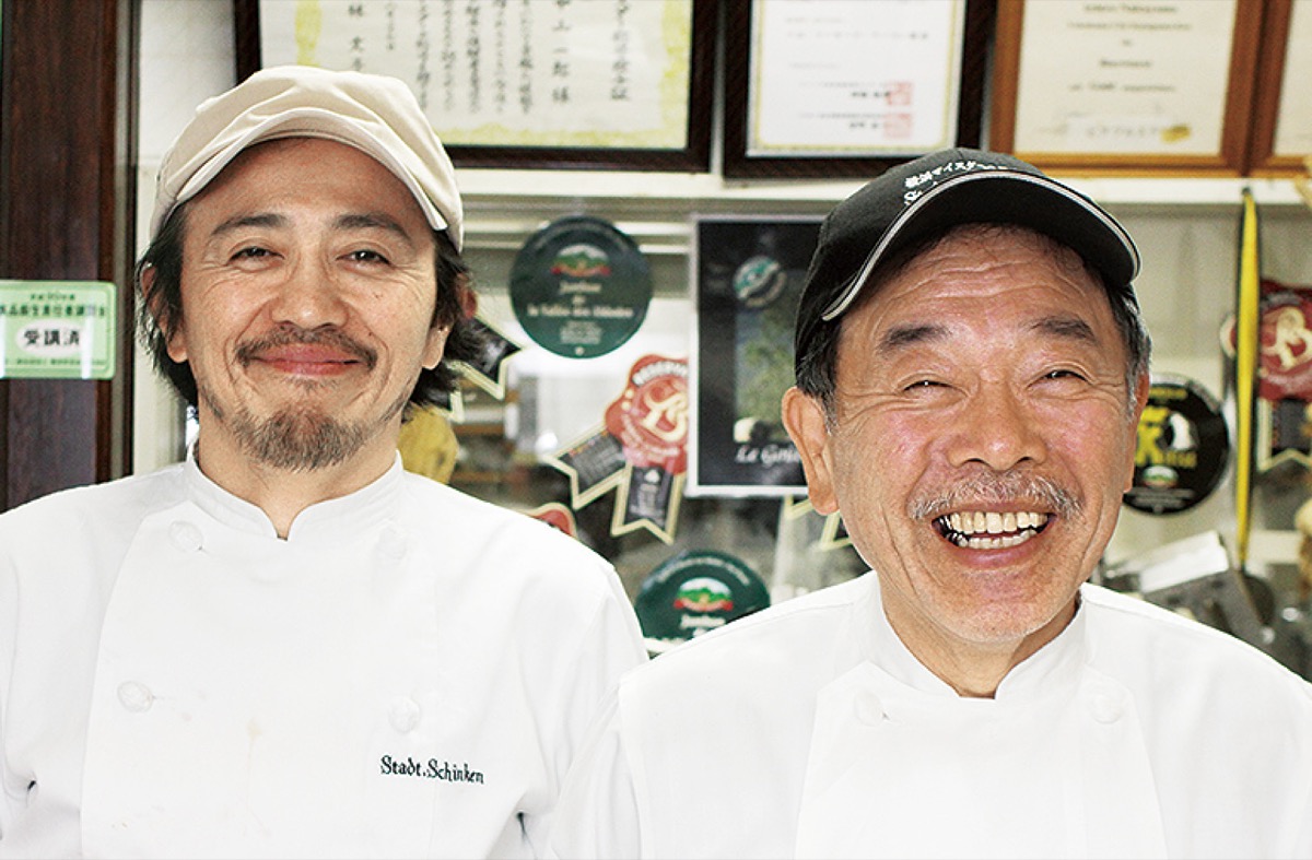 中山一郎さん(右)と2代目の弘治さん