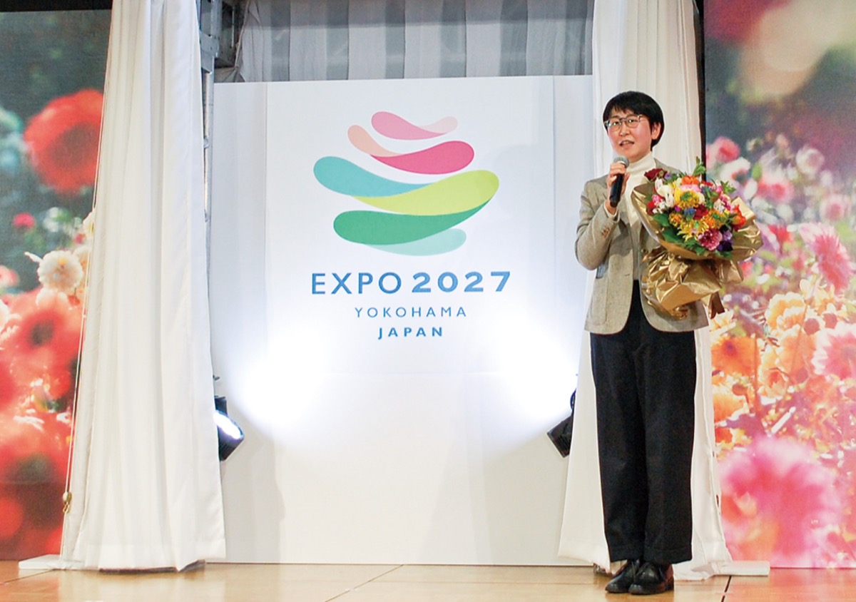 受賞作品について説明する喜多さん
