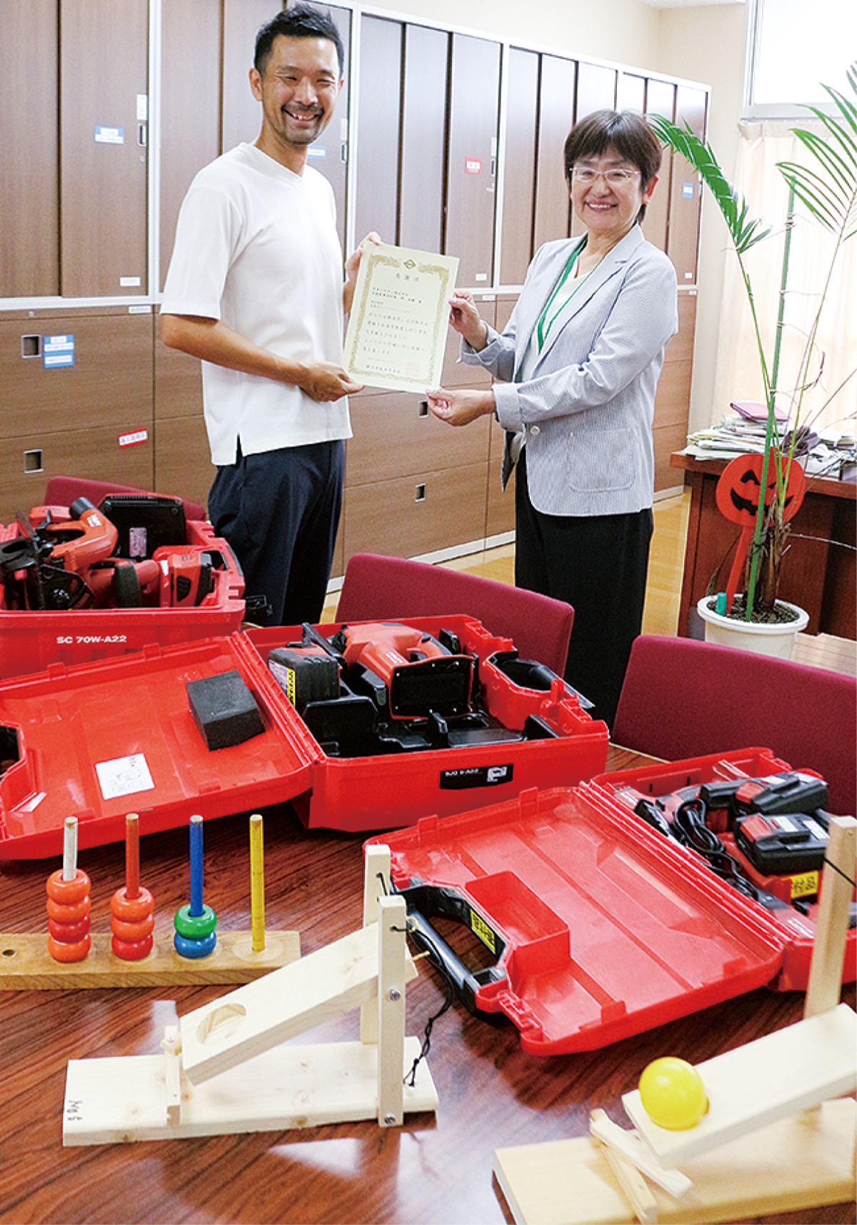 プロ仕様の工具を寄付