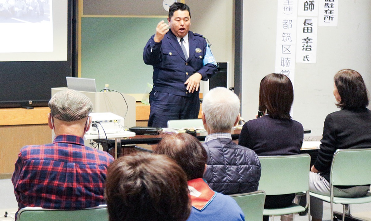 会場は静かな熱気