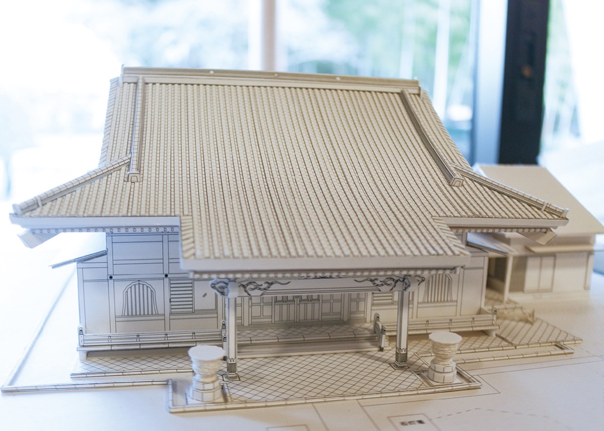 新しい本堂の模型