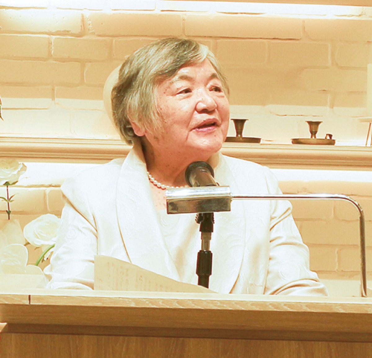 謝辞を述べる杉田さん