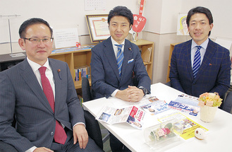 青柳衆議院議員（中央）と、大岩市議（左）、須田県政政策委員