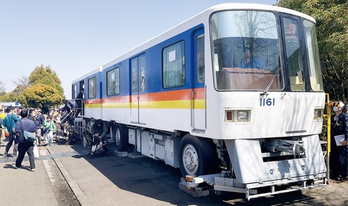 毎年人気を集めている１０００型車両展示