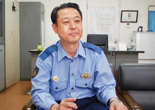 インタビューに応える木暮署長
