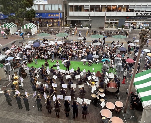 多くの人が訪れる※過去の様子