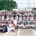 優勝の喜びを表現する選手や監督たち※提供写真