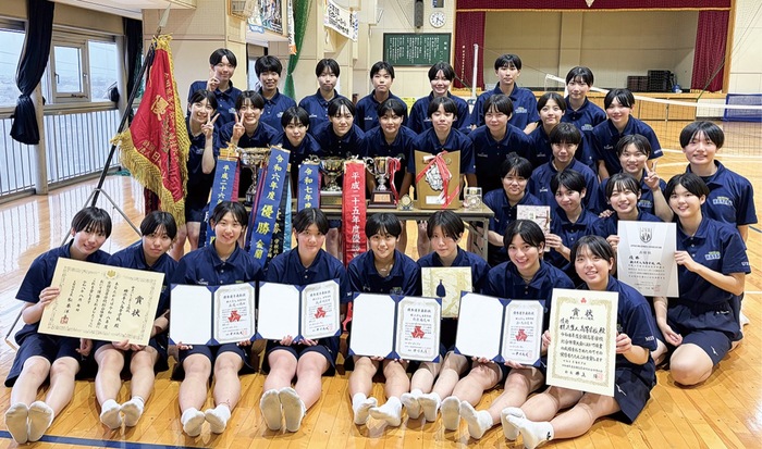 横浜隼人女子バレー　粘りでつかんだ日本一　インハイ、創部初の快挙