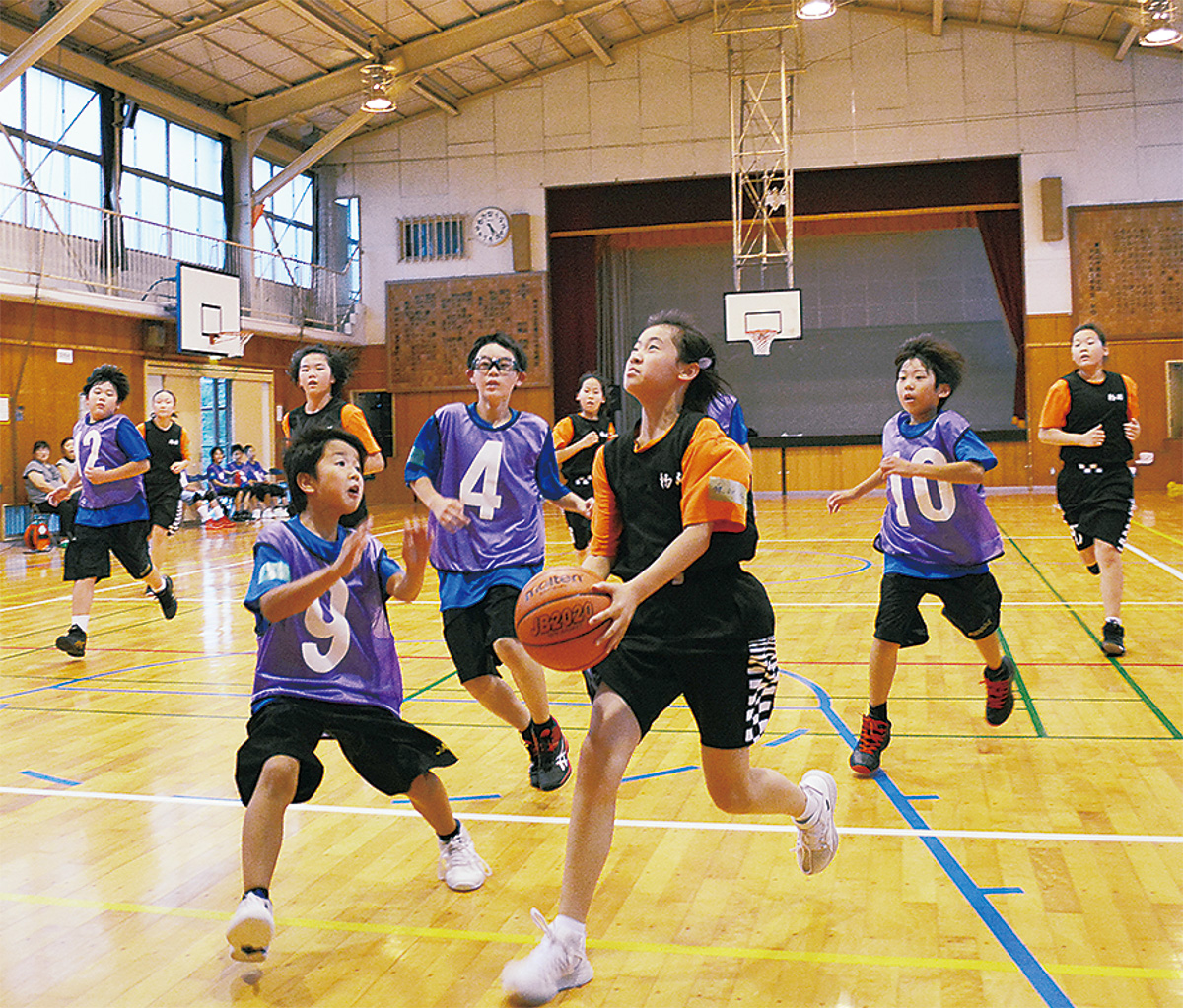上海チームとバスケで交流