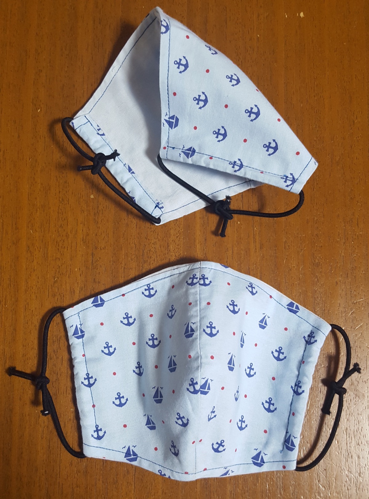 手作りされたマスク（二宮さん提供）