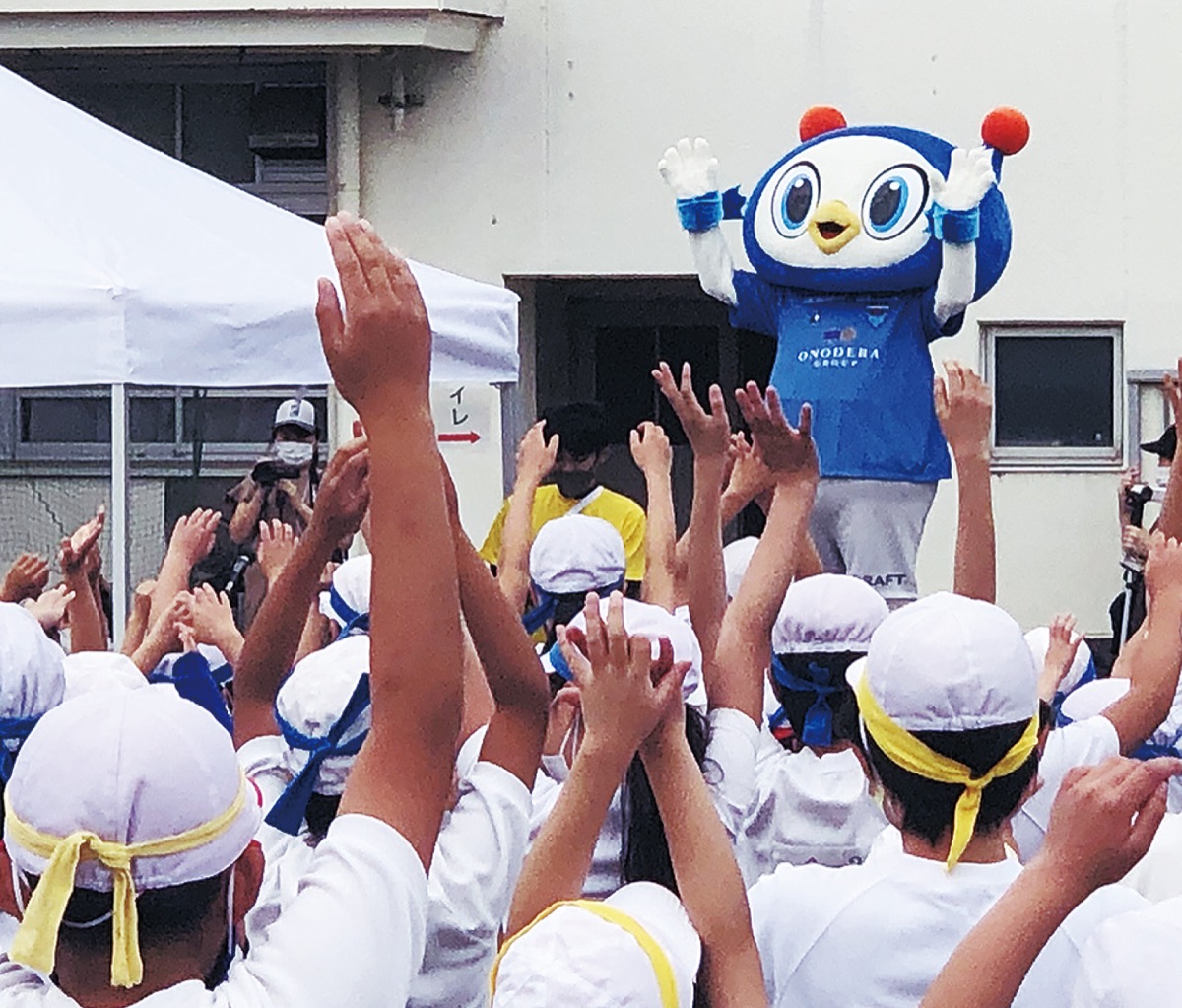 横浜ＦＣマスコットキャラクター「フリ丸」も登場