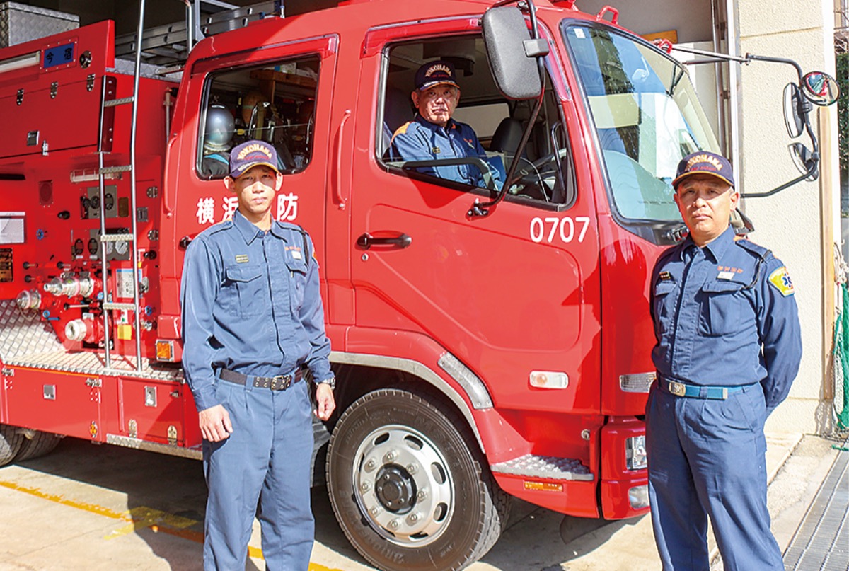 （左から）袖長さん、河津さん、中川さん