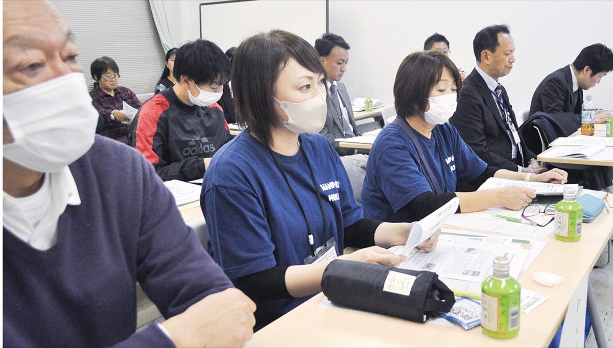 児童クラブが抱える問題について意見交換した