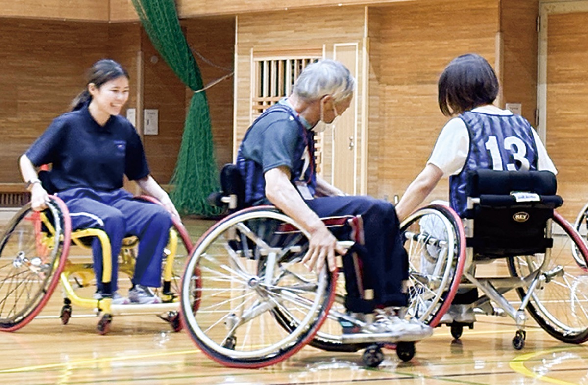 競技用車いすを体験