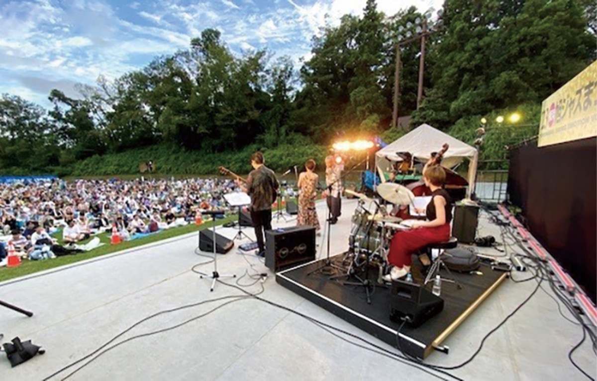 芝生で本格ジャズを堪能しよう