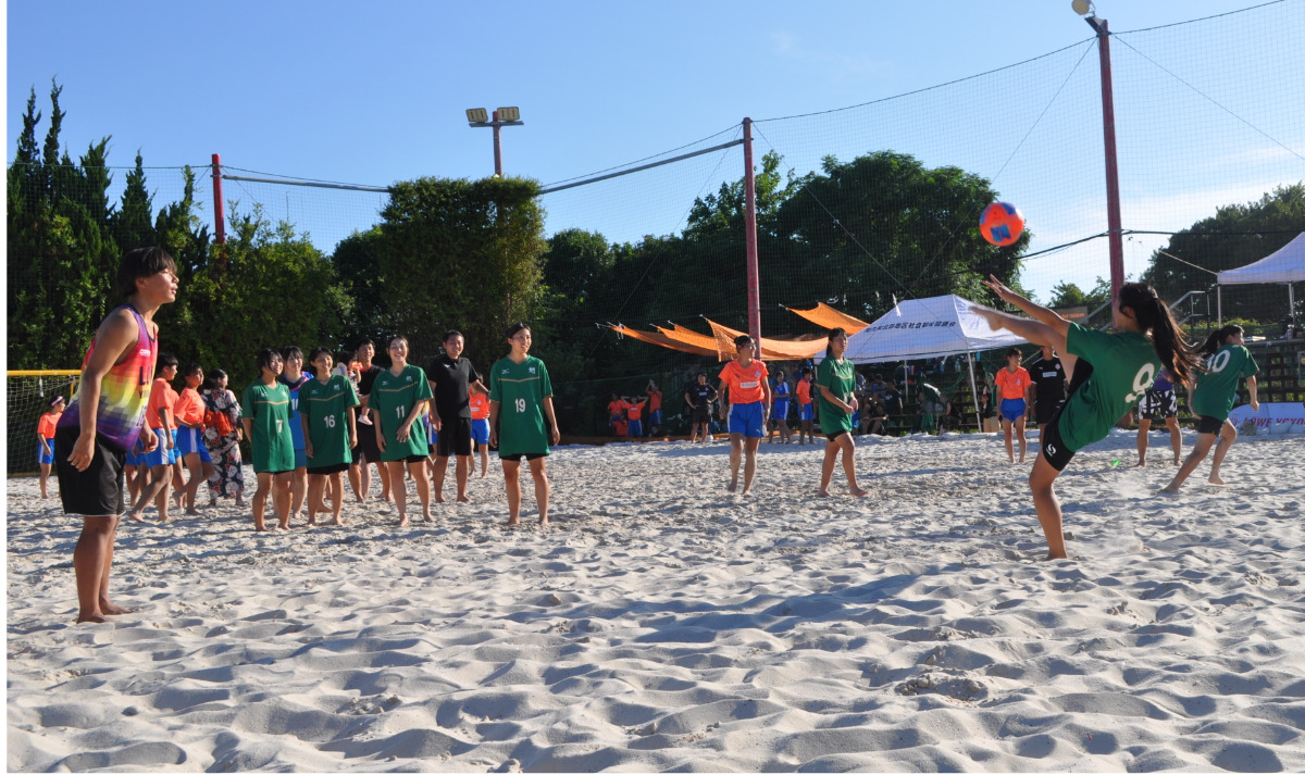 高校生がビーチサッカーに挑戦