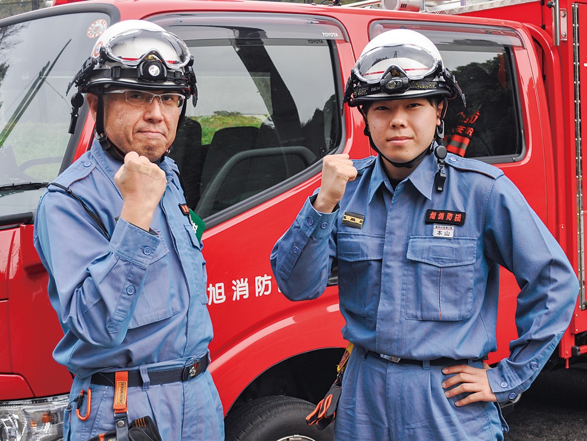 市出初式で救助技術披露