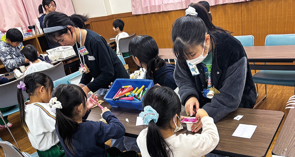 入学控えた園児と交流